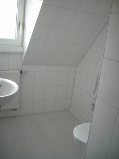 Dachgeschoßwohnung Petersberg - 3 Zimmer, 41 m&sup2;, 395&euro; | Angebot:26543122