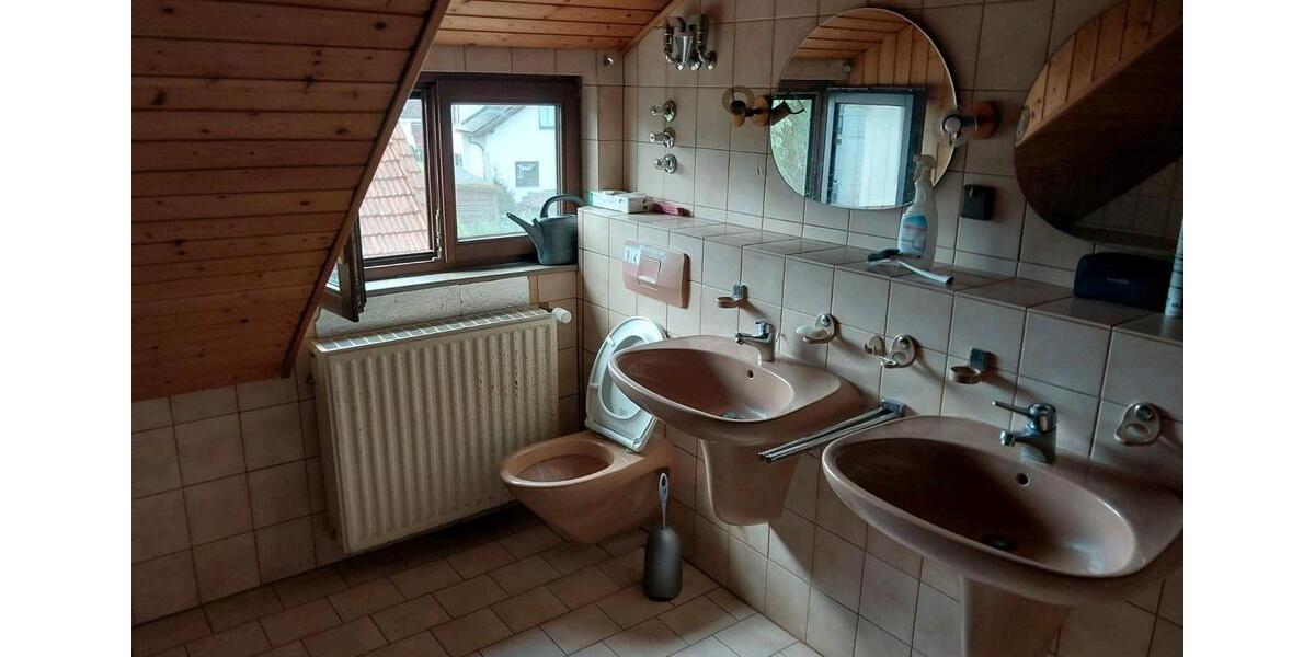 Etagenwohnung Petersberg - 1 Zimmer, 120 m&sup2;, 465&euro; | Angebot:26023554