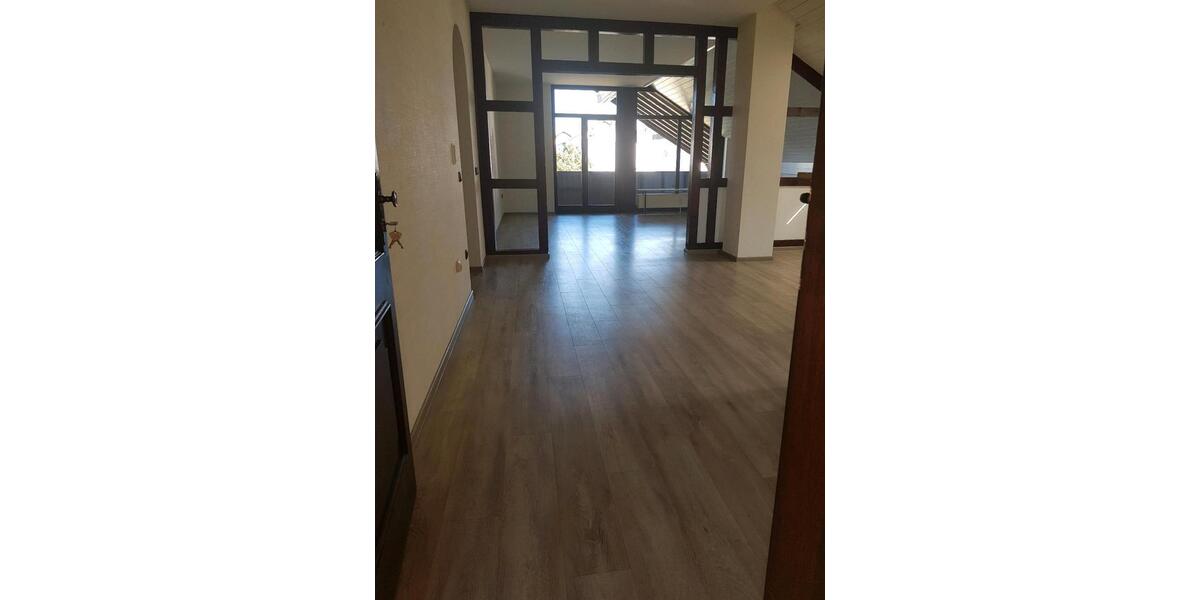 Dachgeschoßwohnung Künzell - 2 Zimmer, 98 m&sup2;, 900&euro; | Angebot:25403298