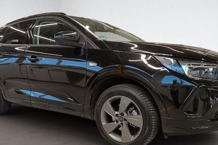 Opel Grandland (X) 10.599 km 23.900 &euro; Großenlüder-Müs 36137
