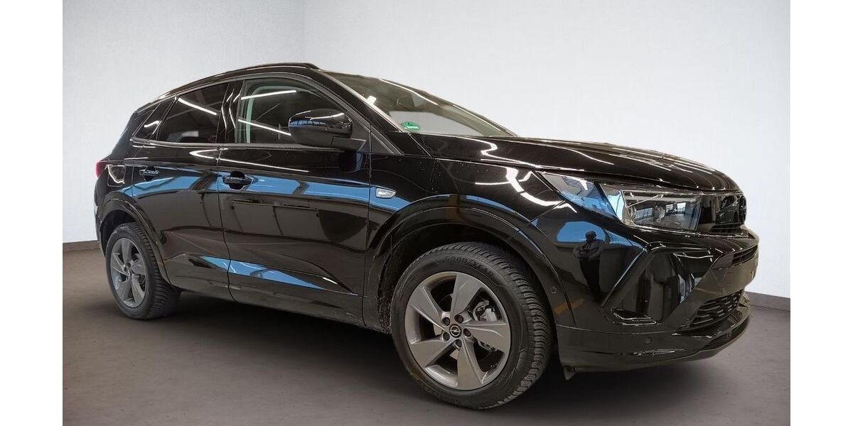 Opel Grandland (X) 10.599 km 23.900 &euro; Großenlüder-Müs 36137