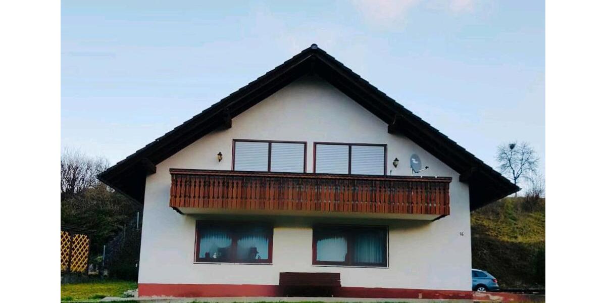 Dachgeschoßwohnung Eiterfeld - 3 Zimmer, 83 m&sup2;, 530&euro; | Angebot:25933526