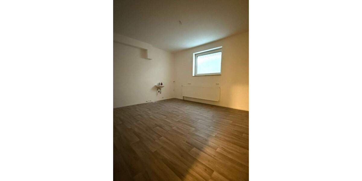Gewerbeobjekt Petersberg - 3 Zimmer, 110 m&sup2;, 900&euro; | Angebot:25664659