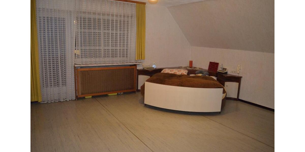 Doppelhaushälfte Hünfeld - 6 Zimmer, 125 m&sup2;, 229.000&euro; | Angebot:25934462