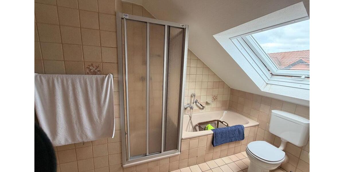 Dachgeschoßwohnung Petersberg - 3 Zimmer, 76 m&sup2;, 229.000&euro; | Angebot:25944122
