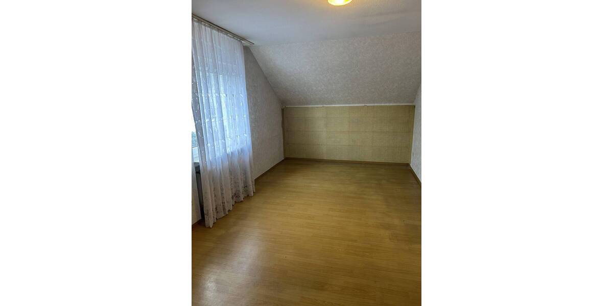 Einfamilienhaus Bad Salzschlirf - 7 Zimmer, 201 m&sup2;, 263.000&euro; | Angebot:25664848