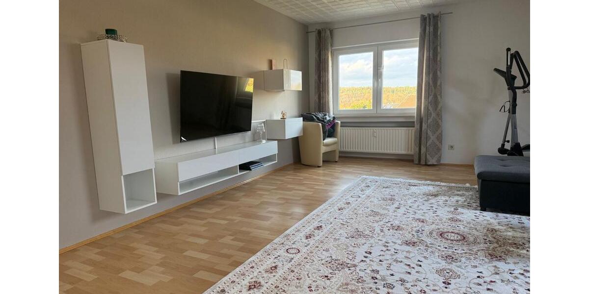 Dachgeschoßwohnung Großenlüder - 3 Zimmer, 90 m&sup2;, 600&euro; | Angebot:26312754