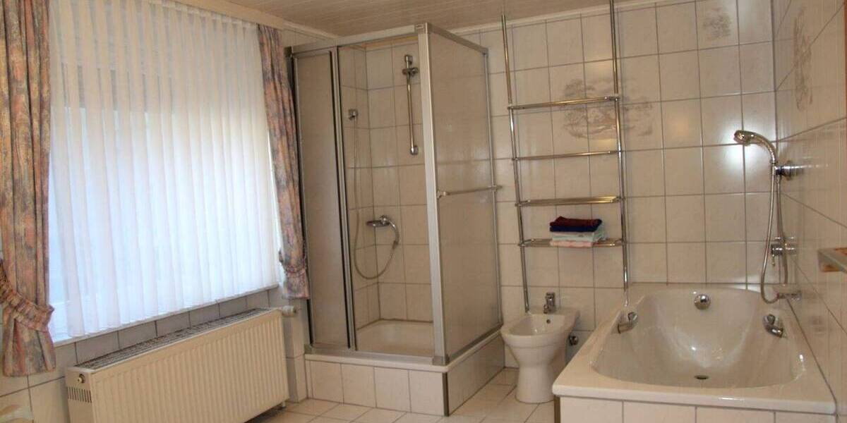 Mehrfamilienhaus, Wohnhaus Herbstein Rixfeld - 8 Zimmer, 190 m&sup2;, 169.000&euro; | Angebot:25746666