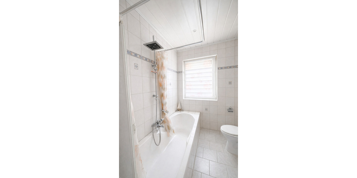 Einfamilienhaus Eiterfeld Arzell - 8 Zimmer, 220 m&sup2;, 339.000&euro; | Angebot:25726366