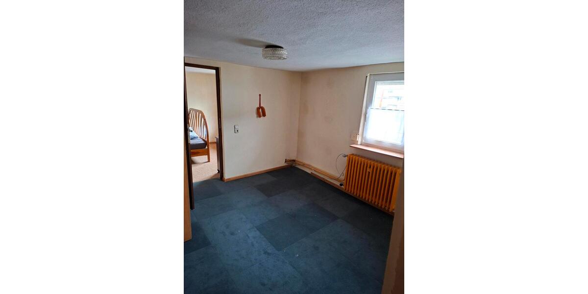 Einfamilienhaus Bad Salzschlirf - 8 Zimmer, 240 m&sup2;, 135.000&euro; | Angebot:23580955